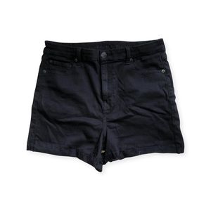 Black high waisted American Eagle shorts